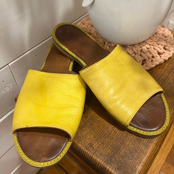 Inuovo Shoes - INUOVO yellow sandals size 40